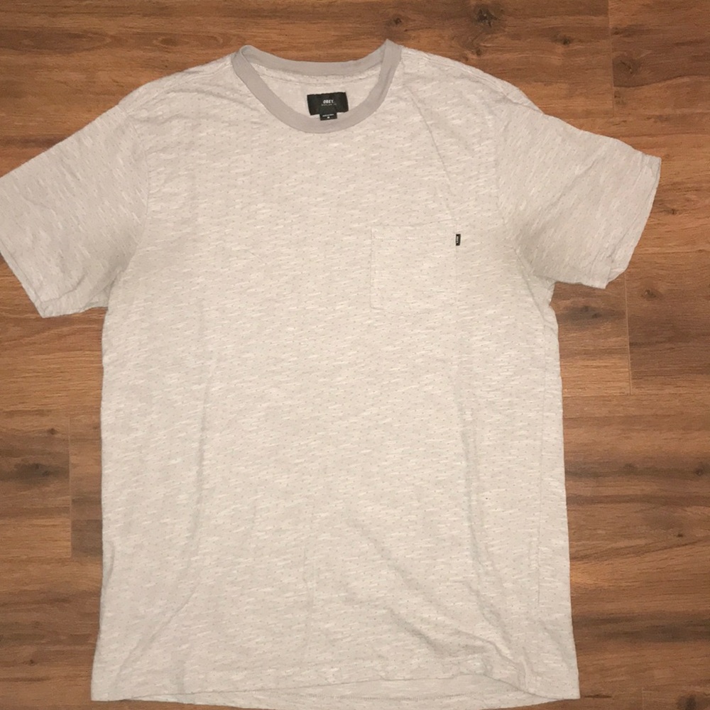 LIGHTLY WORN OBEY TEE‼️‼️‼️